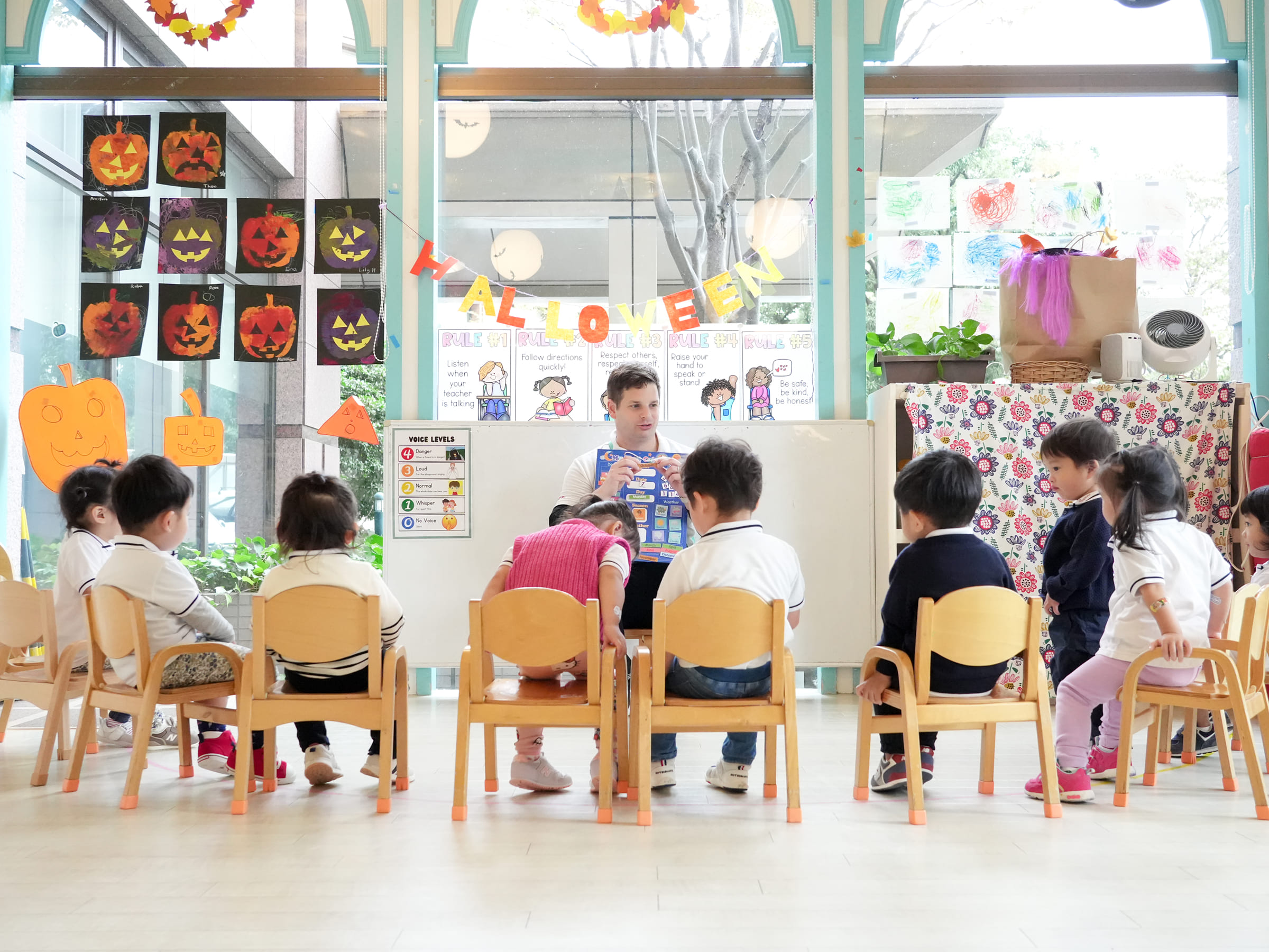 授業を受ける子どもたちの様子